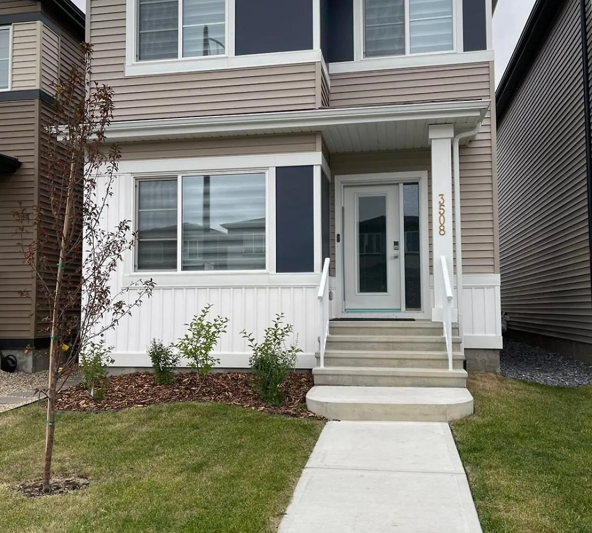 Basement In Keswick Edmontonアパートメント 0*, エドモントン カナダ